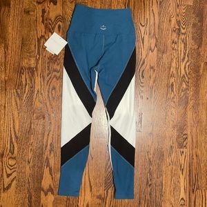 Color block Beyond Yoga tights